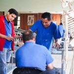 Gestiona Shamy Spezia prótesis de mano y pierna para pacientes del CRI Huejotzingo